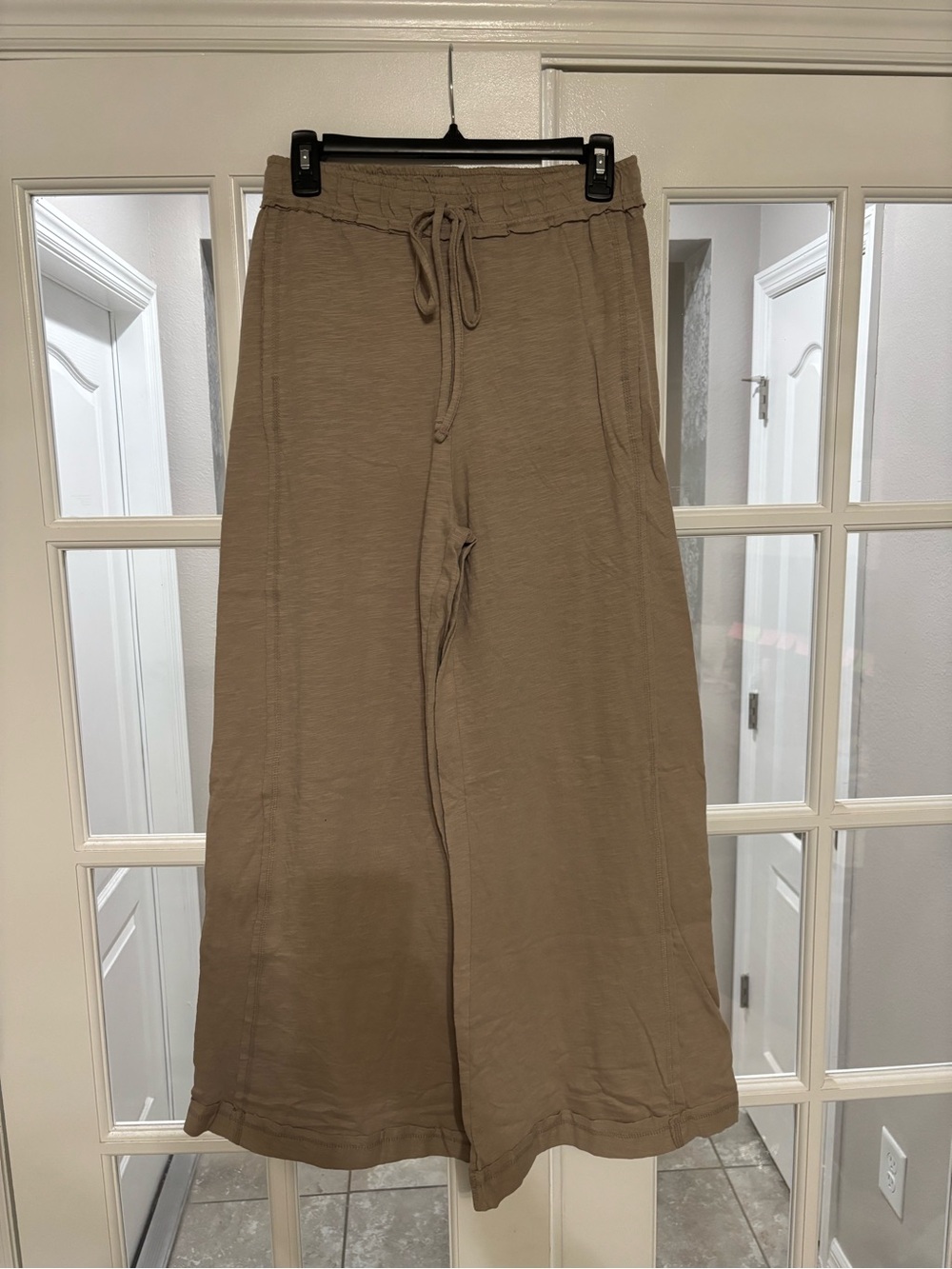 Zenana Outfitters Wide-Leg Cotton Pants in Desert Sand Taupe Size S - Picture 2 of 3